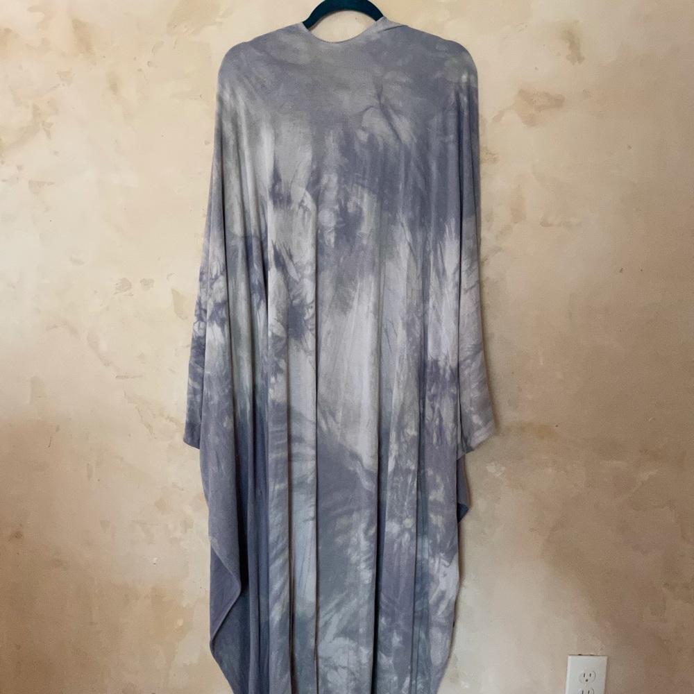 Sinew Moon bodhi drip kimono in stealin